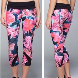 Lululemon Secret Garden Run Inspire Crop